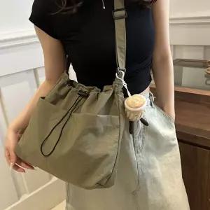 직장인가방 복조리 데일리가방 데일리 데일리백 여자숄더백 카키