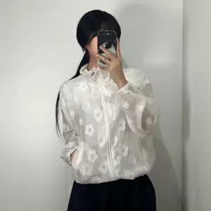 여성 시스루 플라워 여름 바람막이 자켓 살안타템 꽃 윈드브레이커 장마룩 점퍼 아우터 화이트 하이넥 집업