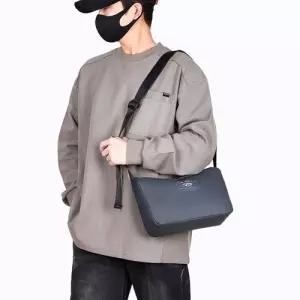 쉬헐크 캐주얼 오피스룩 남자 가방 숄더백 트렌디 크로스백 스몰 세면백 KKE5