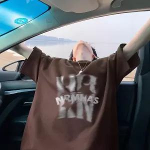 쉬헐크 라운드 소매 반팔티 보카시 레터링 셔츠 프린트 루즈핏 라운드넥 남성용 여름 5부 KKE1