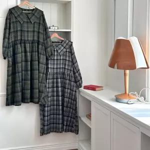 [신상오픈런]여성용 사랑스러운 체크 패턴 롱원피스 퍼프소매와 빅카라 디자인 (41992526)