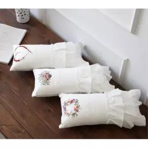 [마이모노샵][마이모노샵] 거실 침실 장식 데코 소품 레이스 꽃자수 화이트 쿠션 베개 (17308728)
