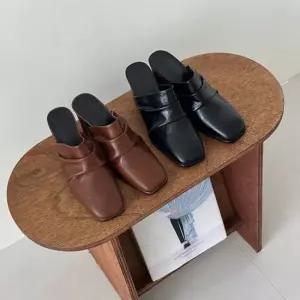 인기상품 소가죽 스퀘어토 뮬 로우힐 여성 심플 데일리 슈즈 6SS [WFM08L4_260307]