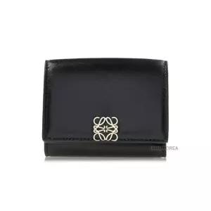 MUST IT_ SS26 여성 퍼퍼 애너그램 반지갑 C821TR2X10 1100