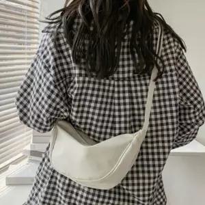 여행용 미니 크로스백 숄더백 메신저백 여성 반달 가방