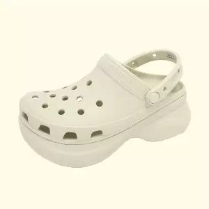 [크록스]클래식 베이 플랫폼 샌들 슬리퍼 베이지 206302-2Y2 729845