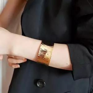 [다잇템]여자 골져스 넓은 팔찌 (28907519A)