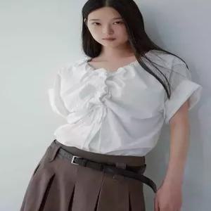 VOV 보브 드로스트링 프릴 디테일 블라우스7115360702