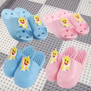 아기상어 EVA 물빠짐 아동욕실화 화장실 슬리퍼