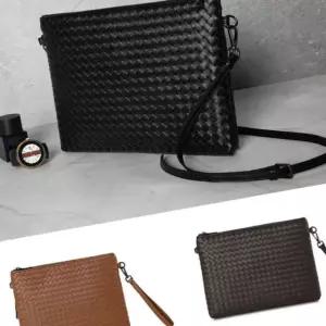 맨스백 손가방 fc64 위빙 가죽 클러치백 남성 크로스 FWD9C28120