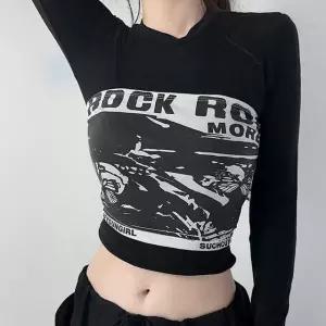 레터링 블랙 키치 프린팅 튜브탑 나비 화이트 락모어