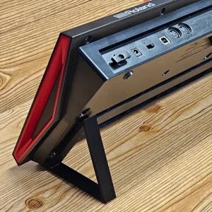 미국산 아날로그 소스 앵글드 블랙 데스크톱 스튜디오 마운팅은 롤랜드 JDXi 신시사이저의 약자입니다