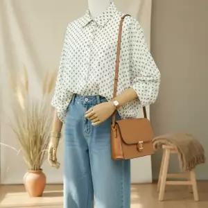 [다잇템] 여성 칼라 폴로 미니패턴 빅사이즈 블라우스