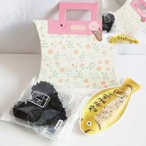 사햐 하트미역1개 잡곡굴비1개 꽃무늬반달상자 핑크택손잡이 어린이집 생일선물 어린이집선물포장 학원생일