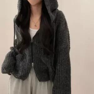 [옷자락]여성 겨울 일상 루즈핏 케이블 후드 니트 집업 가디건_P419291719
