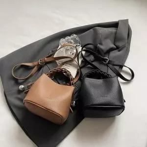 [셀러허브]온더벨라 미니토트백 핸드폰가방 소품 크로스백 (S41032180)