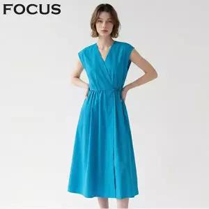 [포커스] V넥 슬리브리스 랩 원피스_VF6M1OP3181