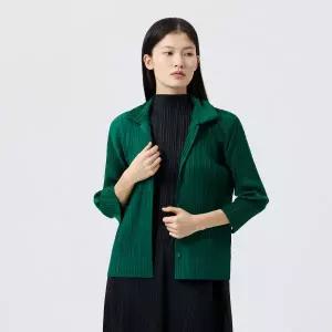 [롯데백화점]플리츠미 볼륨 셔츠카라 플리츠 재킷_EPJKS126003