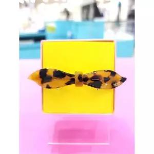 [하프클럽/ 주얼리] 세이브존05 프랑스 슬림 리본 포인트 자동핀(호피)0 RRD240