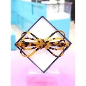 [하프클럽/ 주얼리] 세이브존05 프랑스 Lovely 리본 자동핀(브라운호피) RRD24020