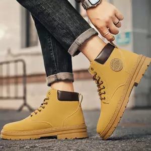 남자워커 베이지 색상 캐주얼한 워커화 멋스러운 코디