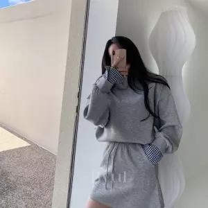 여성패션 미니 스커트 시크 추동 프렌치 감성 휴가 투피스 패치 체크 긴팔 맨투맨 + A라인 DL4