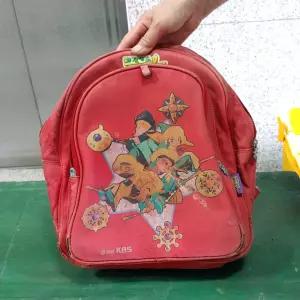 너무 낡은 2002 매직카드 마수리 많이 낡은 옛날 국민학생가방 옛날물건 근대사