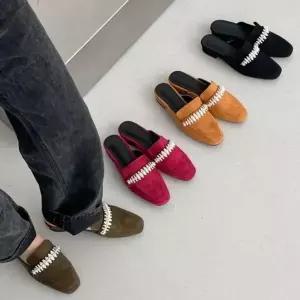 [옷자락]여자 합성피혁 스퀘어토 큐빅 낮은굽 뮬 블로퍼