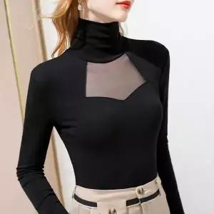 [하프클럽/셀러허브_여성트랜드패션]트임 시스루 목폴라 티셔츠