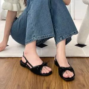 [에이치플러스몰]리본 장식 백스트랩 로우힐 샌들 여성화 6SS