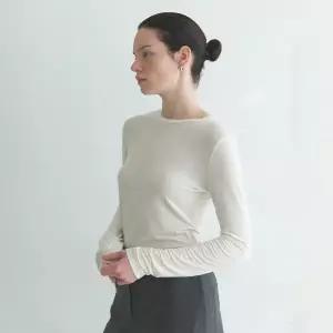 [롯데백화점]온앤온 백 포인트 슬릿 티셔츠 NEW6XE808