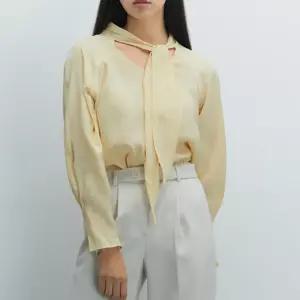 [미쏘] 타이 풀오버형 블라우스 (MIWBLCT11B-T)