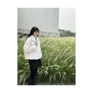 여성 데일룩 코트 모피 램스울 칼라 겨울 싱글 쇼트 보온 상의 DAOL4