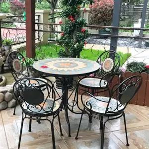 야외 테이블 의자 작은 펜션 포차 원형 철제 발코니 마당