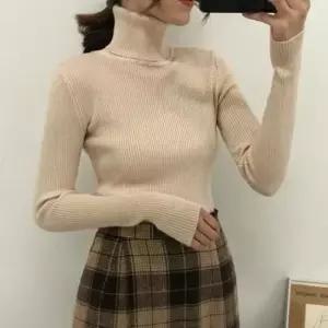 [의류] 여성 목폴라 슬림핏 날씬해 보이는 예쁜 니트티