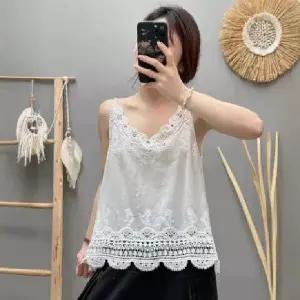 볼사스 여자 면 이너 캐주얼 펀칭 마 나시 조끼 겉자수 상의 ADOR1