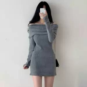 [하프클럽/셀러허브_여성트랜드패션]페미닌 오프숄더 슬림핏 골지 원피스 J