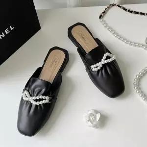 인기상품 여자 출근 룩 직장인 진주 블로퍼 뮬 슬리퍼 코디 [WE673DB_260311]