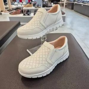 엘칸토 HC11 소가죽 여성 슬립온 초경량 보석 슬립온 O5T4U61Q310