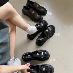 스파이더맨 여성용 프렌치 작은구두 슬립온 봄가을 로퍼 카멜리아 스몰 통굽 OPH3