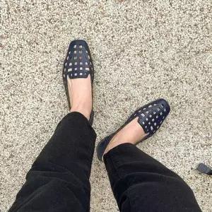 인기상품 소가죽 스퀘어펀칭 데일리착화 컴포트 플랫슈즈 6SS [WFM045F_260307]