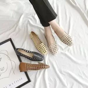 인기상품 소가죽 펀칭텍스처 스퀘어토 데일리무드 컴포트 플랫슈즈6SS [WFM043Q_260307]