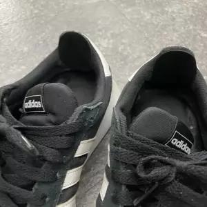 신발용품 운동화 메쉬 구멍 수선패치 블랙 발뒤꿈치 내피 보강 스티커