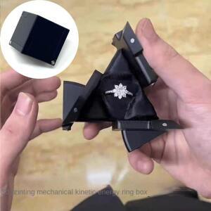 플라스틱 운동 에너지 링 상자 회전 기계 변형 보석 보관 디스플레이 크리 에이 티브 제안 큐브