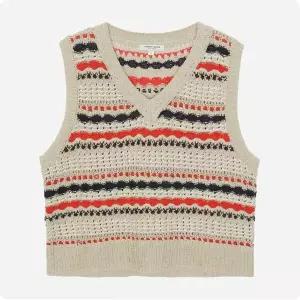 [써스데이아일랜드](T262MVT139W)브이넥 칼라 블록 니트 베스트