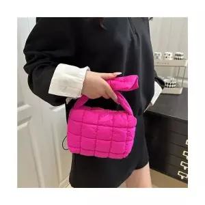 야무치 여친 가을 셔링 패딩 미니백 데일리룩 가방 체크 토트백 KUK3