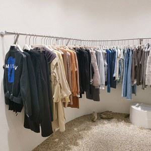 옷가게 벽걸이 행거 인테리어 일자형 코트 매장용 높낮이 150x160cm 스틸 행잉