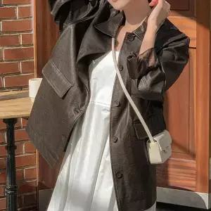 바텐 오버핏 하프 레더 자켓 봄 여성 데일리룩 데이트룩