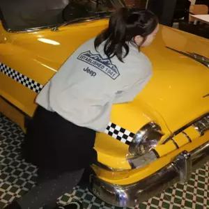 지프 jeep 360g M-Logo 반집업 맨투맨 (JR5TSU838MG)