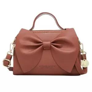 정장 여자 작은 메신저백 쇼퍼백 손가방 브라운 가방 쇼퍼백 바디백